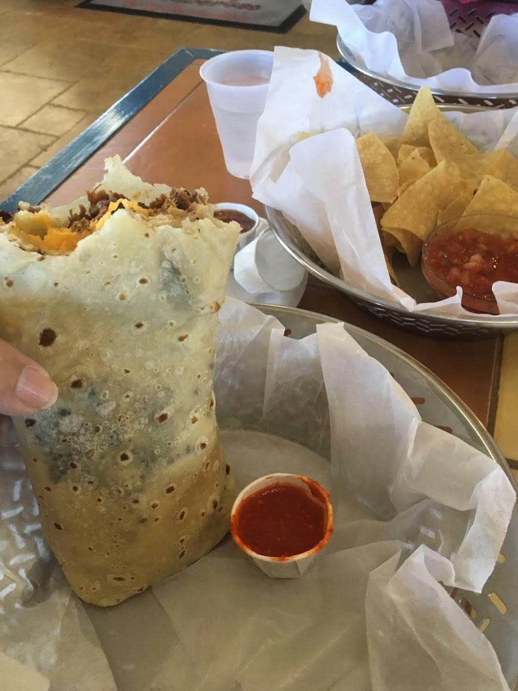 Los Robertos | restaurant | 12670 Hesperia Rd, Victorville, CA 92395, USA | 7602439422 OR +1 760-243-9422