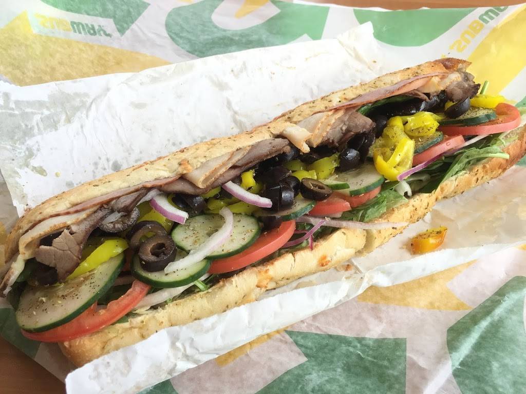 Subway Restaurants | restaurant | 2998 E 181st Ave, Hebron, IN 46341, USA | 2196960260 OR +1 219-696-0260