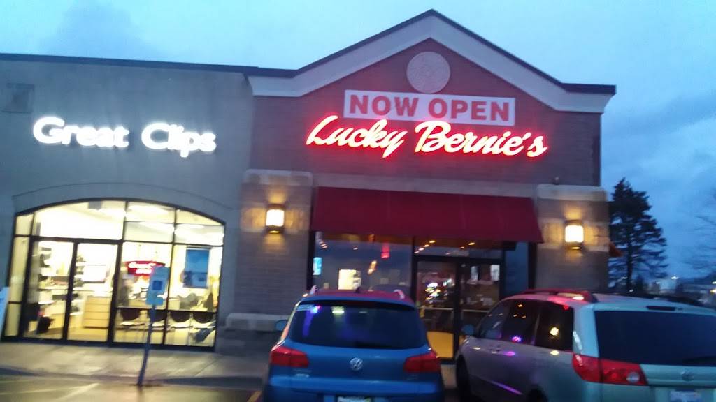 Lucky Bernies | restaurant | 11605 Catalpa Ln, Woodstock, IL 60098, USA | 8155277251 OR +1 815-527-7251
