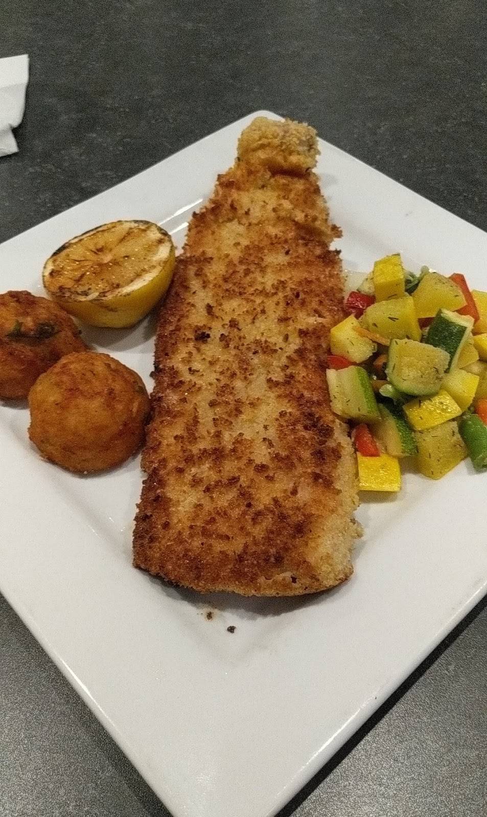 Ganders Restaurant & Lounge | restaurant | 19525 Victor Pkwy, Livonia, MI 48152, USA | 7344626000 OR +1 734-462-6000