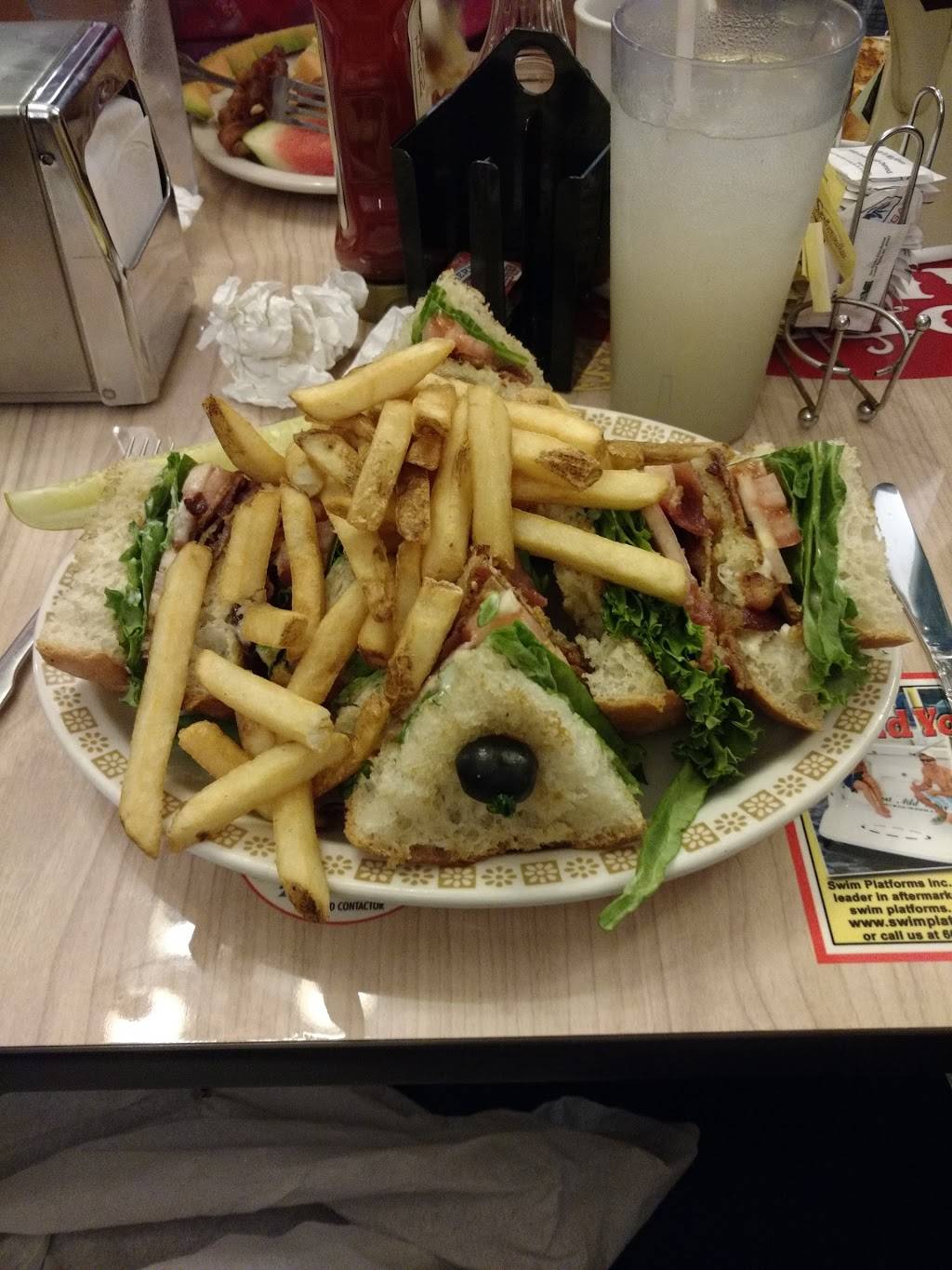 Old Hamlin Restaurant | restaurant | 122 W Ludington Ave, Ludington, MI 49431, USA | 2318434251 OR +1 231-843-4251