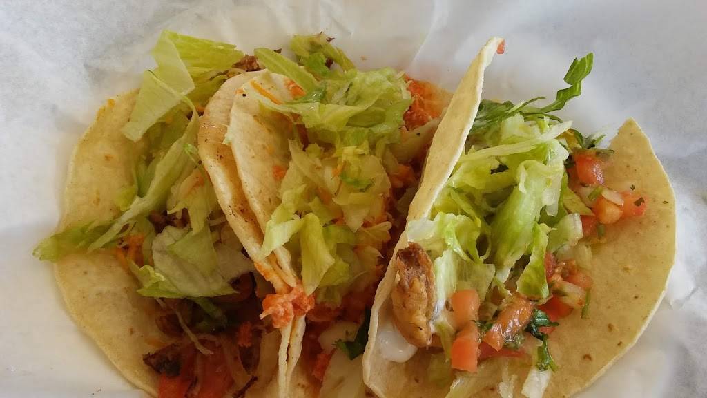 Santanas Mexican Food | restaurant | 1930 W Buckeye Rd, Phoenix, AZ 85009, USA | 6022581124 OR +1 602-258-1124