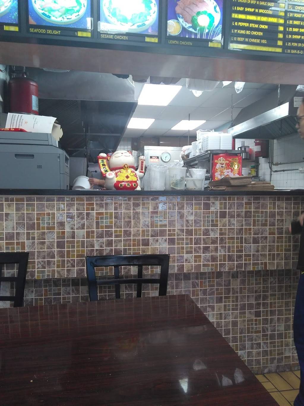 New China | restaurant | 74-19 Metropolitan Ave, Middle Village, NY 11379, USA | 7183261983 OR +1 718-326-1983