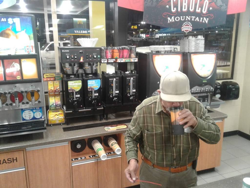 Circle K | meal takeaway | 3898 Doniphan Dr, El Paso, TX 79922, USA | 9158338852 OR +1 915-833-8852