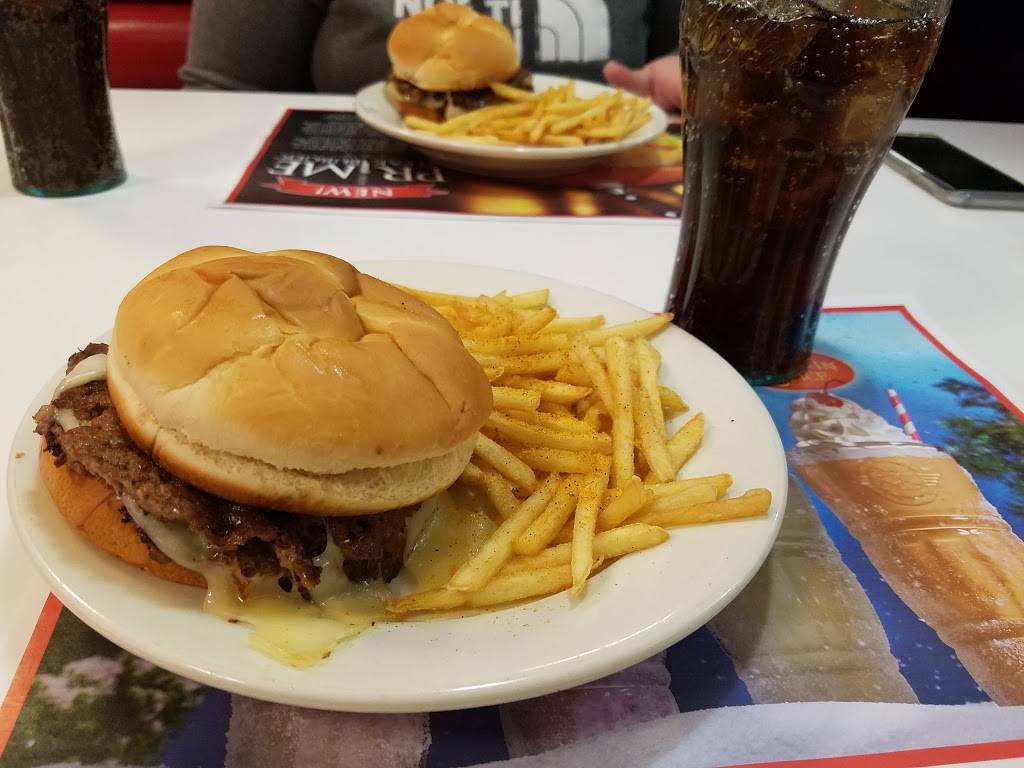 Steak n Shake | restaurant | 4929 N, NW Old Pike Rd, Gladstone, MO 64118, USA | 8164538003 OR +1 816-453-8003