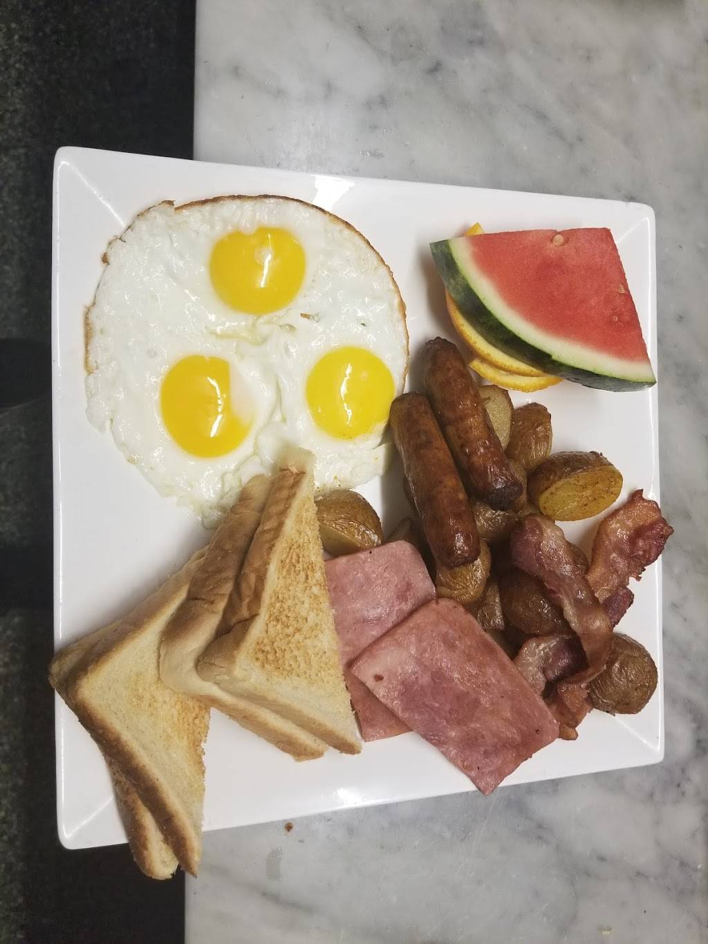 Yummy Tummy | restaurant | 1962 Eglinton Ave W, York, ON M6E 2J8, Canada | 4167820782 OR +1 416-782-0782