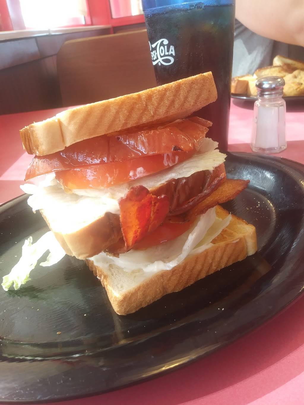 Dabbs Diner | restaurant | 814 Main St NE, Hanceville, AL 35077, USA | 2568871121 OR +1 256-887-1121