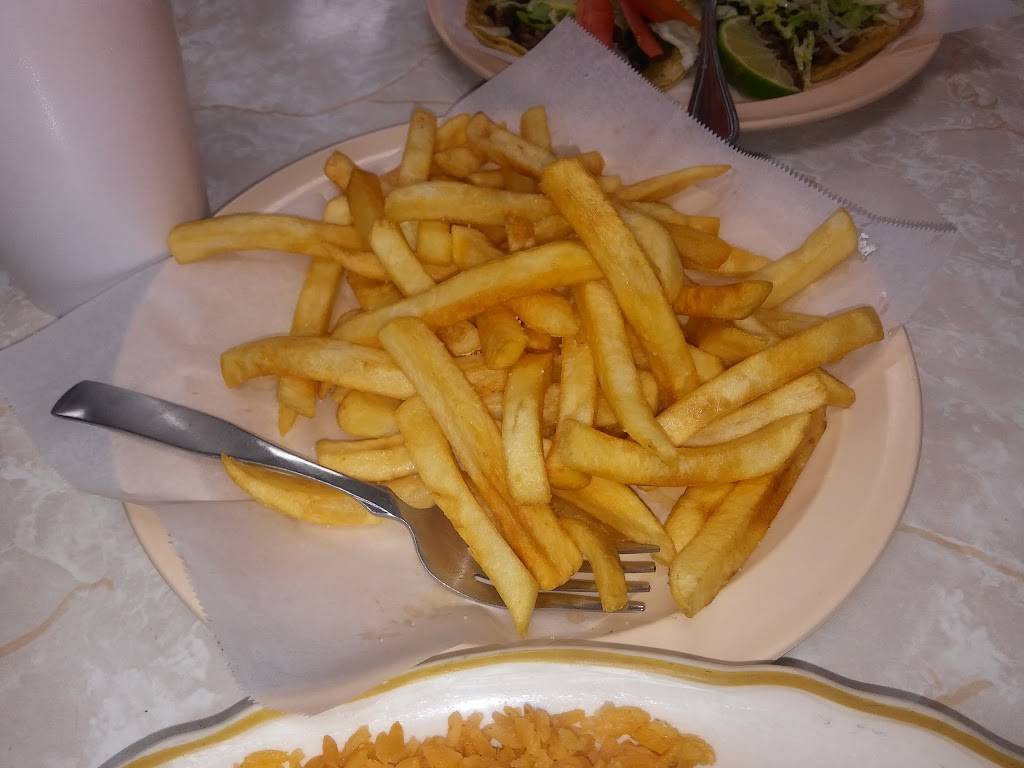 Taqueria El Tapatio | restaurant | 4238 W Fullerton Ave, Chicago, IL 60639, USA | 7732781468 OR +1 773-278-1468