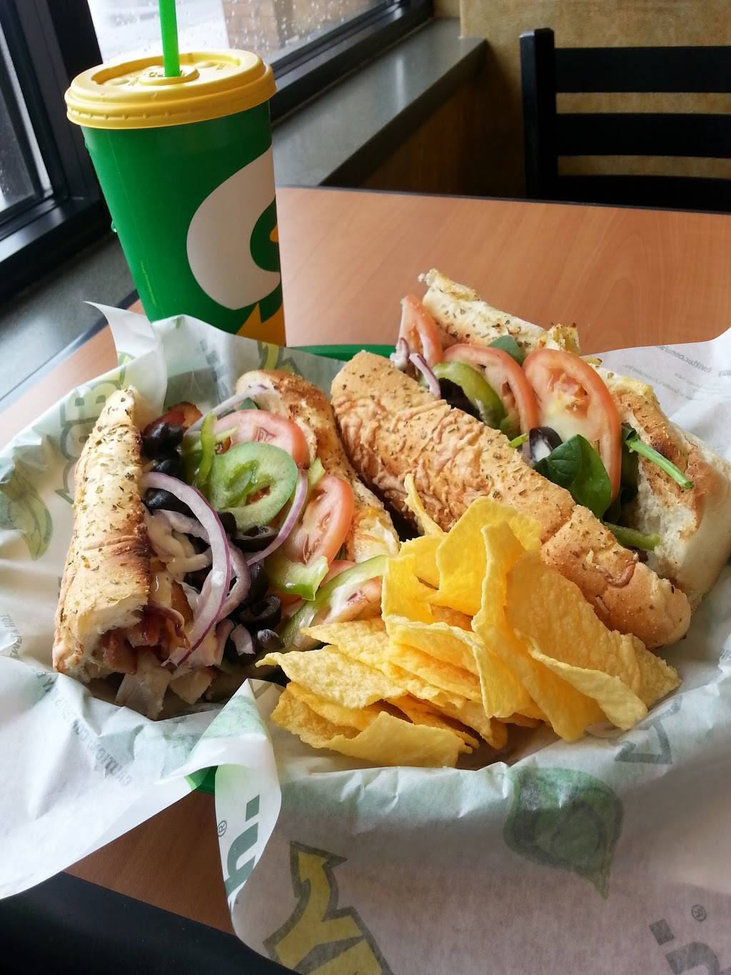 Subway Restaurants | restaurant | 1420 Kenwood Ave, Duluth, MN 55811, USA | 2187242722 OR +1 218-724-2722