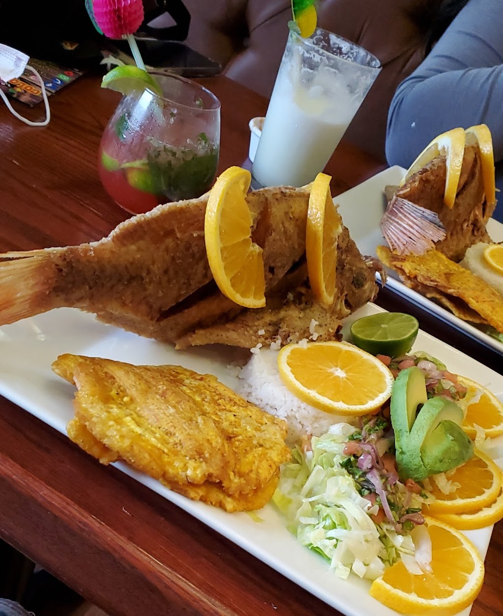 La fonda colombiana | restaurant | 200 Boston Post Rd, Orange, CT 06477, USA | 2032984150 OR +1 203-298-4150