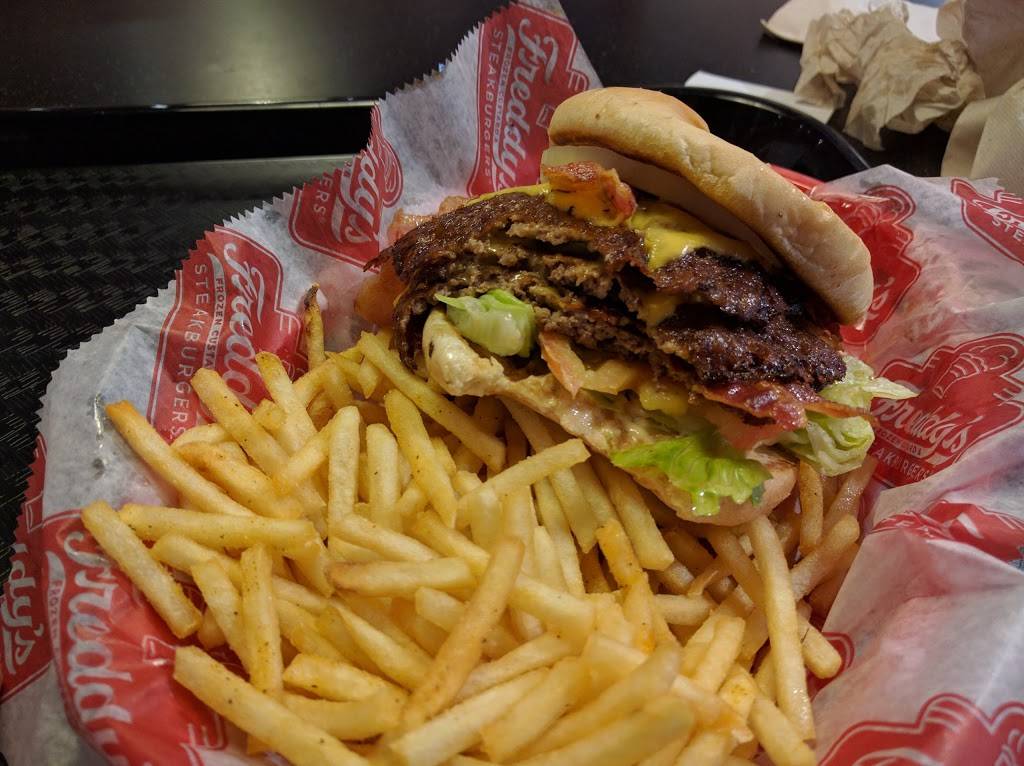 Freddys Frozen Custard & Steakburgers | restaurant | 7201 NW Cache Rd, Lawton, OK 73505, USA | 5806992566 OR +1 580-699-2566