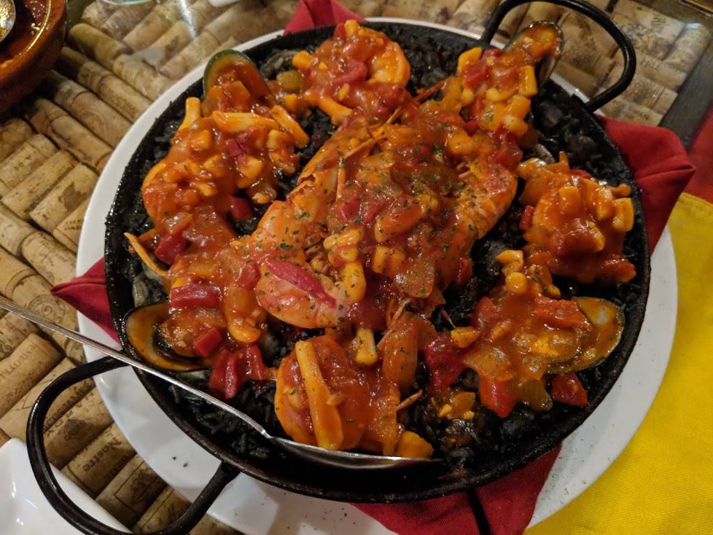 El Pimiento Restaurant | restaurant | 16403 NW 67th Ave, Miami Lakes, FL 33014, USA | 3058268181 OR +1 305-826-8181