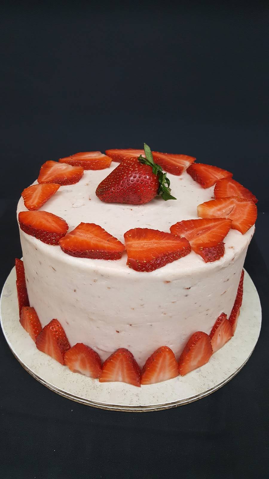 Hollys Sweet Treats | bakery | 205 S Main St, Hutchinson, KS 67501, USA | 6208889866 OR +1 620-888-9866