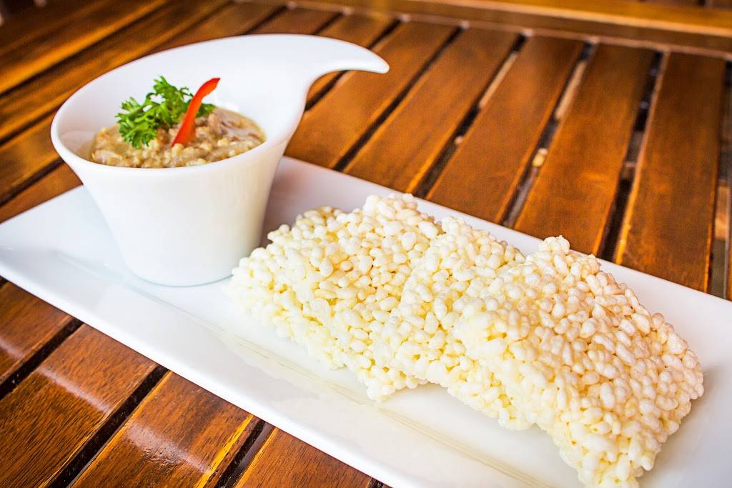 Red Pig Asian Kitchen | restaurant | 2932 N Broadway, Chicago, IL 60657, USA | 7734729999 OR +1 773-472-9999