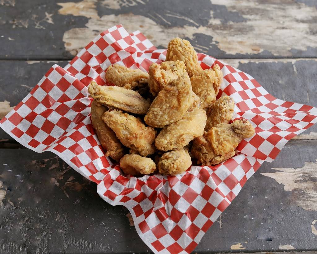 Vilis Pizza & Wings | restaurant | 562 Kerr St, Oakville, ON L6K 3C7, Canada | 9053388553 OR +1 905-338-8553