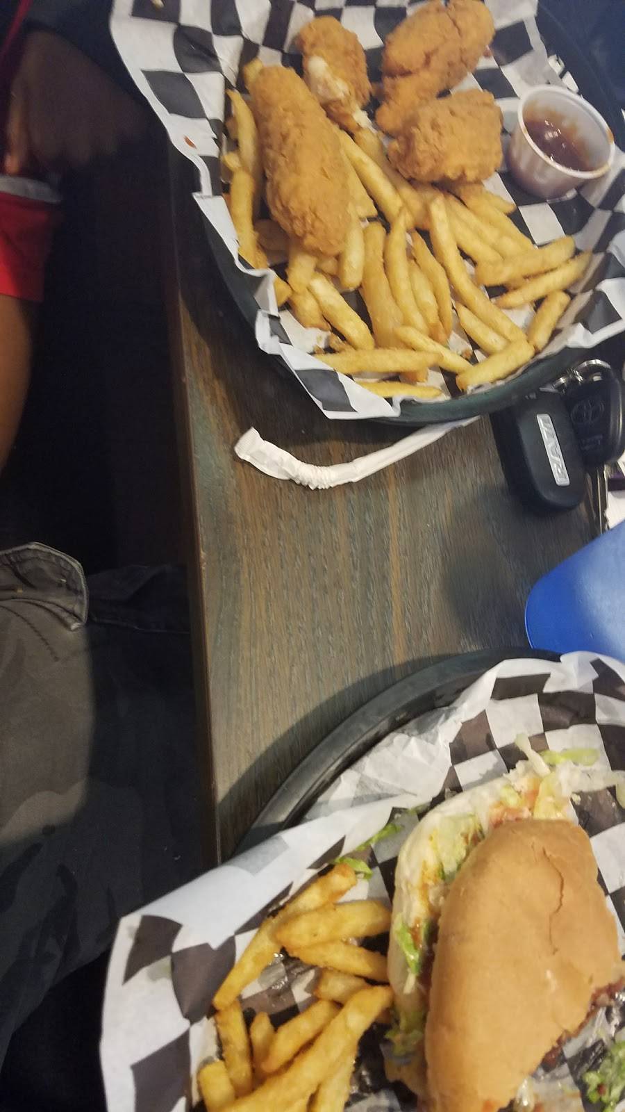 Barefoot Bar & Grill | restaurant | 614 Schenley Rd, Leechburg, PA 15656, USA | 7248457624 OR +1 724-845-7624