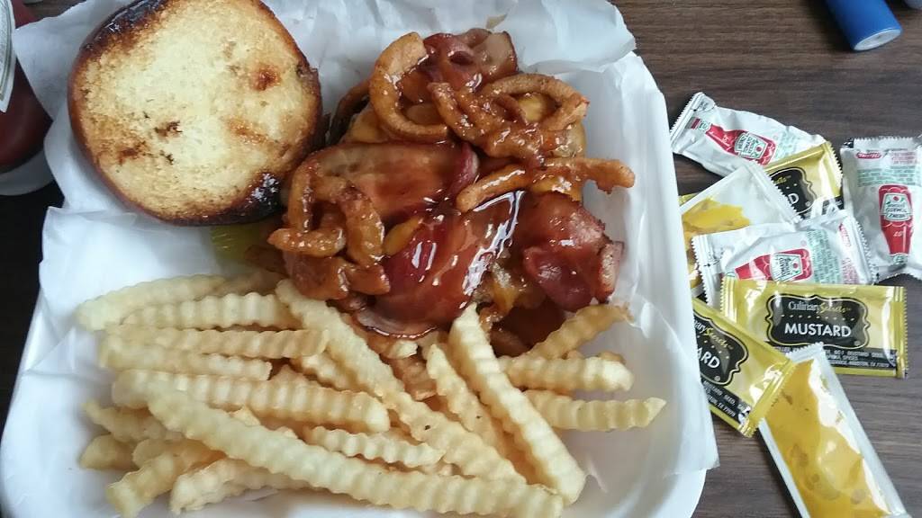 The Luck-E Bar and Restaurant | restaurant | 211 Main St S, Luck, WI 54853, USA | 7154728888 OR +1 715-472-8888