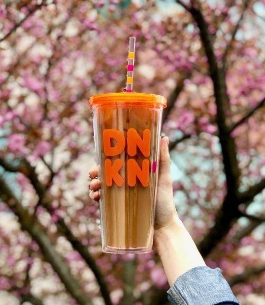 Dunkin | bakery | 10319 Sharpsburg Pike, Hagerstown, MD 21740, USA | 2408503015 OR +1 240-850-3015