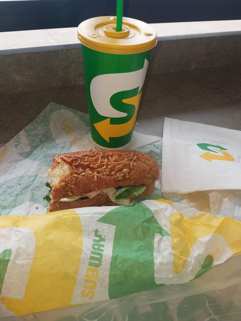 Subway | restaurant | 3710 S Gessner Rd, Houston, TX 77063, USA | 7139759968 OR +1 713-975-9968