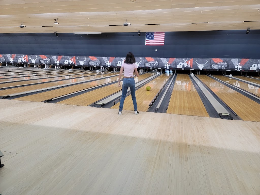 AMF Strathmore Lanes | restaurant | 1061-G, NJ-34, Aberdeen Township, NJ 07747, USA | 7325667500 OR +1 732-566-7500