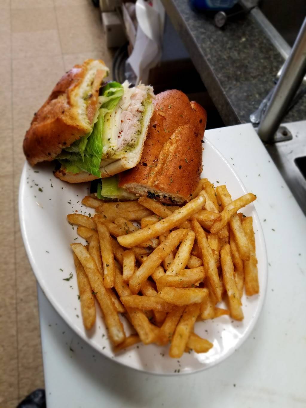 Ferraras Pizzeria | restaurant | 2407 Mickley Ave, Whitehall, PA 18052, USA | 6103516777 OR +1 610-351-6777