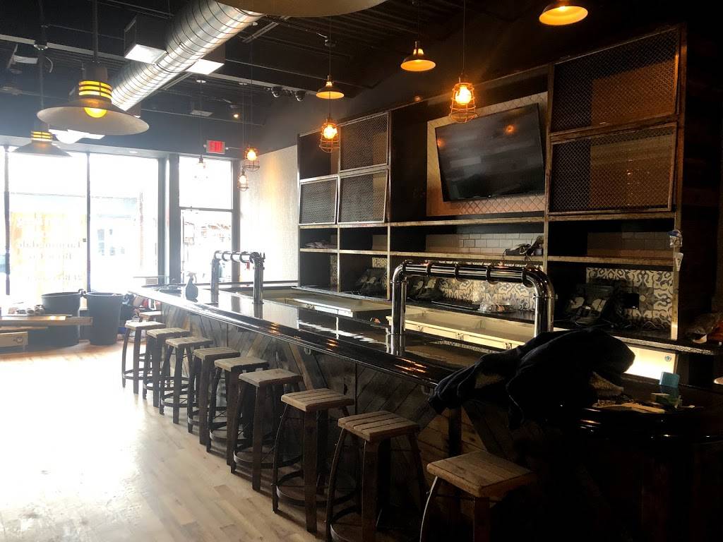 Farmingdale Brew co | restaurant | 306 Main St, Farmingdale, NY 11735, USA | 5165868711 OR +1 516-586-8711