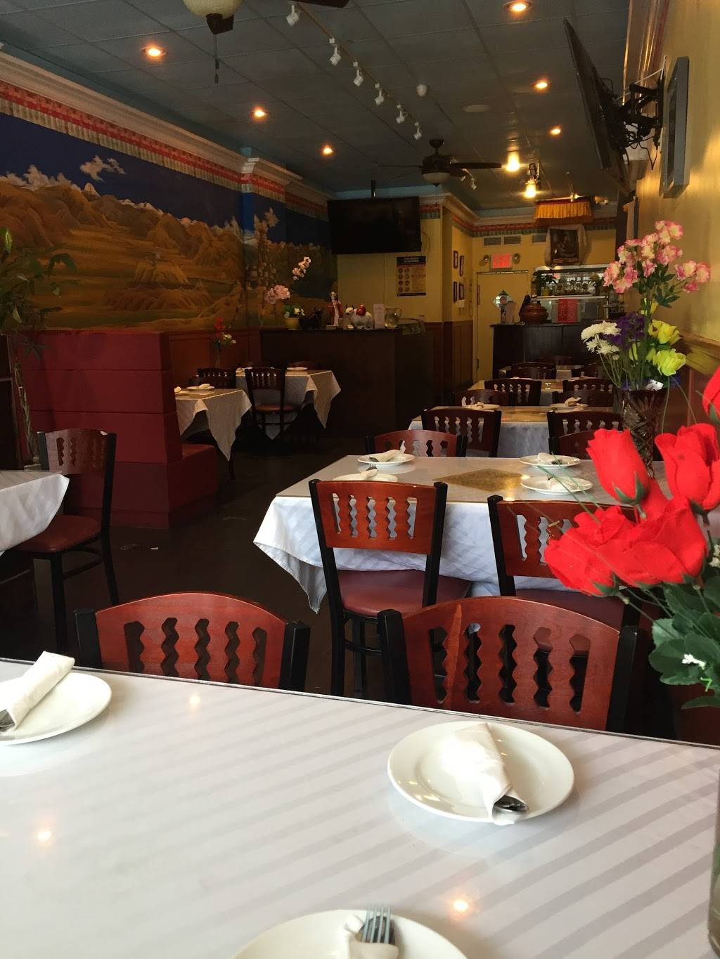 OM WOK | restaurant | 89-17 Northern Blvd, Jackson Heights, NY 11372, USA | 7186398800 OR +1 718-639-8800