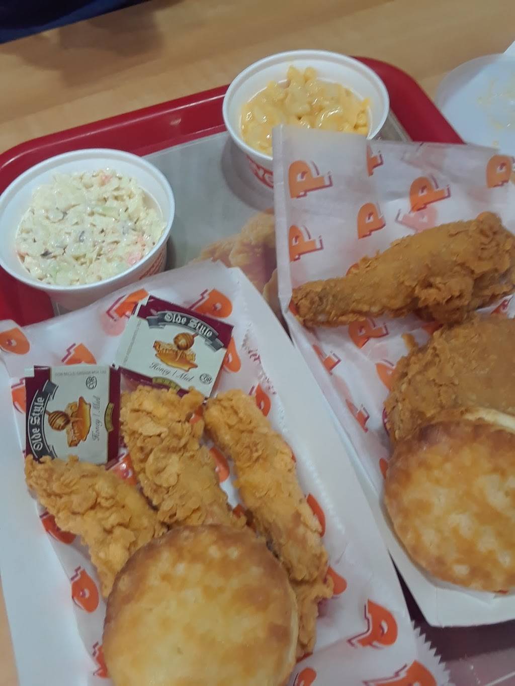 Popeyes Louisiana Kitchen | meal takeaway | 756 St Clair St, Chatham, ON N7M 5J7, Canada | 5193800117 OR +1 519-380-0117