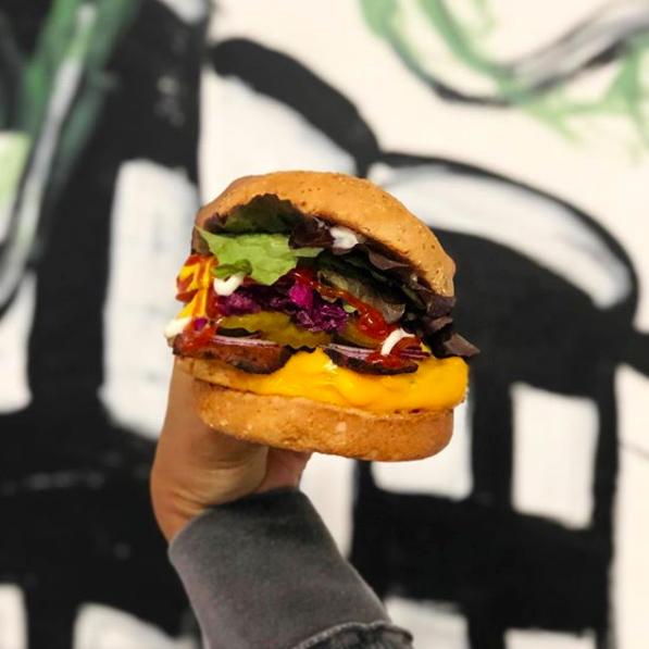 Bmore Righteous | restaurant | 13 W 25th St, Baltimore, MD 21218, USA | 4434578046 OR +1 443-457-8046