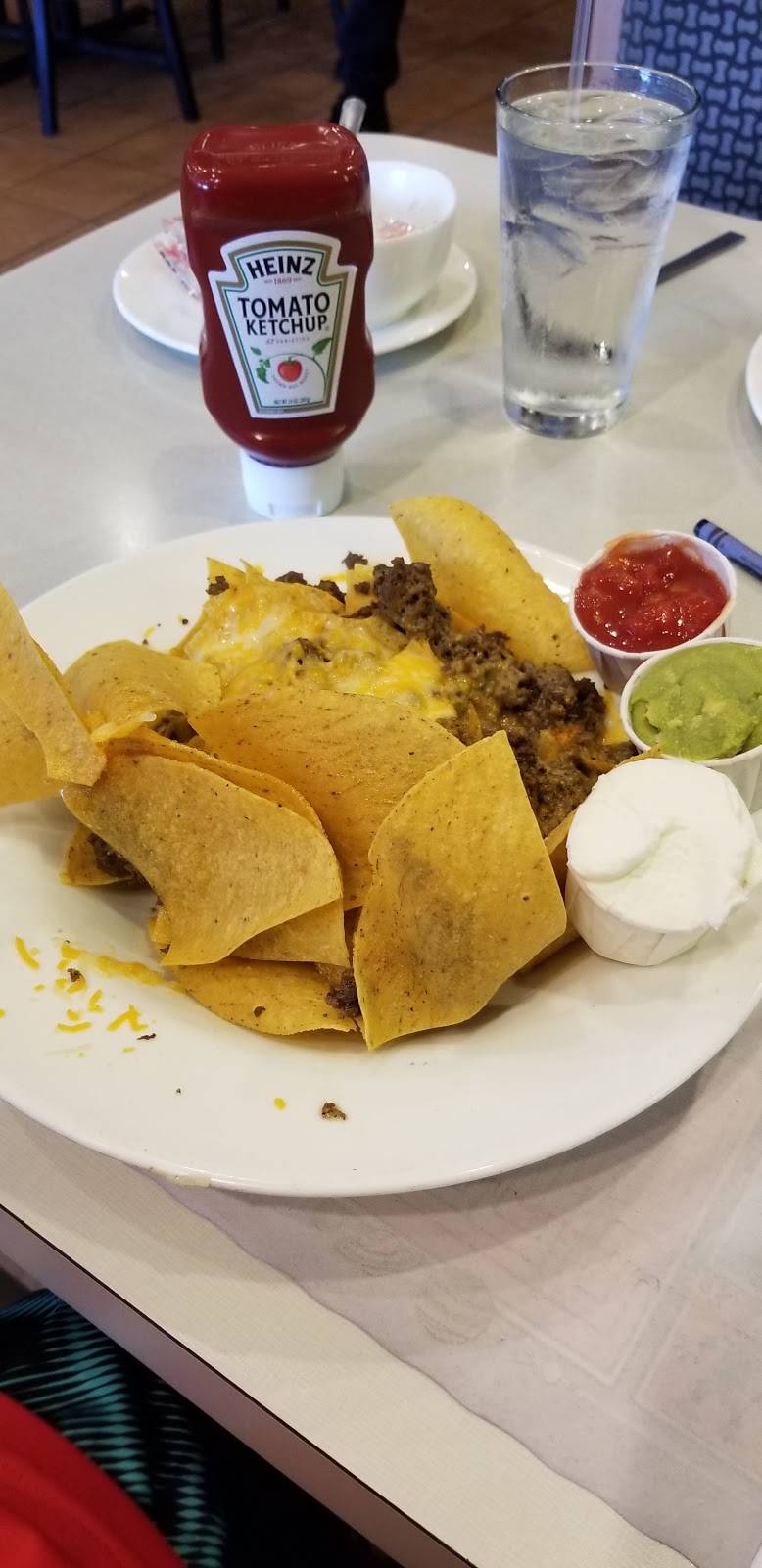 The Village Grill | restaurant | 1243 N Commerce Rd, Commerce Charter Twp, MI 48382, USA | 2483663290 OR +1 248-366-3290