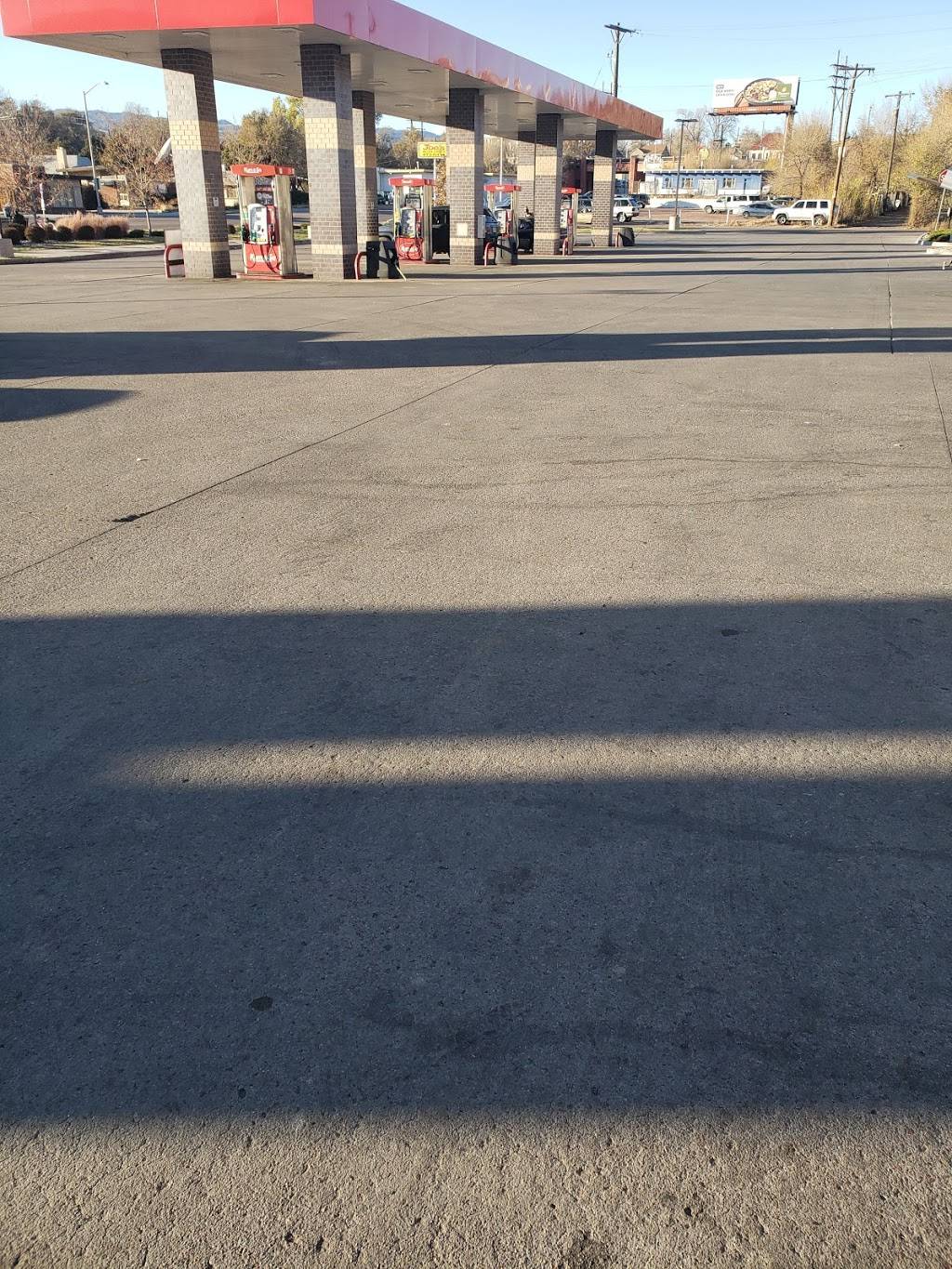 Kum & Go | meal takeaway | 1021 S Nevada Ave, Colorado Springs, CO 80903, USA | 7193628082 OR +1 719-362-8082