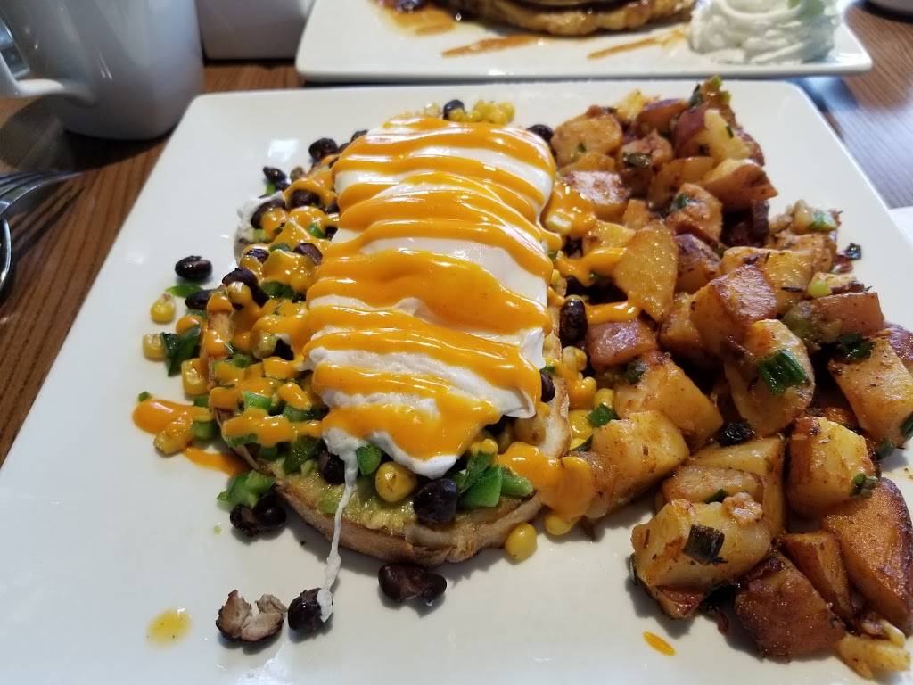 Stray Hen Cafe | restaurant | 105 S York St suite a, Elmhurst, IL 60126, USA | 6303595282 OR +1 630-359-5282