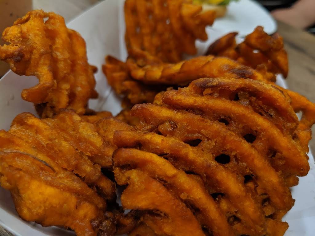 Seaside Dogs and Grill | restaurant | 2137 Upton Dr #324, Virginia Beach, VA 23454, USA | 7574536479 OR +1 757-453-6479