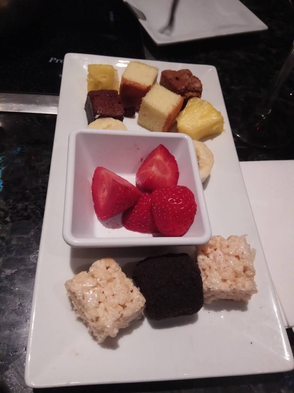 The Melting Pot | restaurant | 24741 Cedar Rd, Lyndhurst, OH 44124, USA | 2163812700 OR +1 216-381-2700