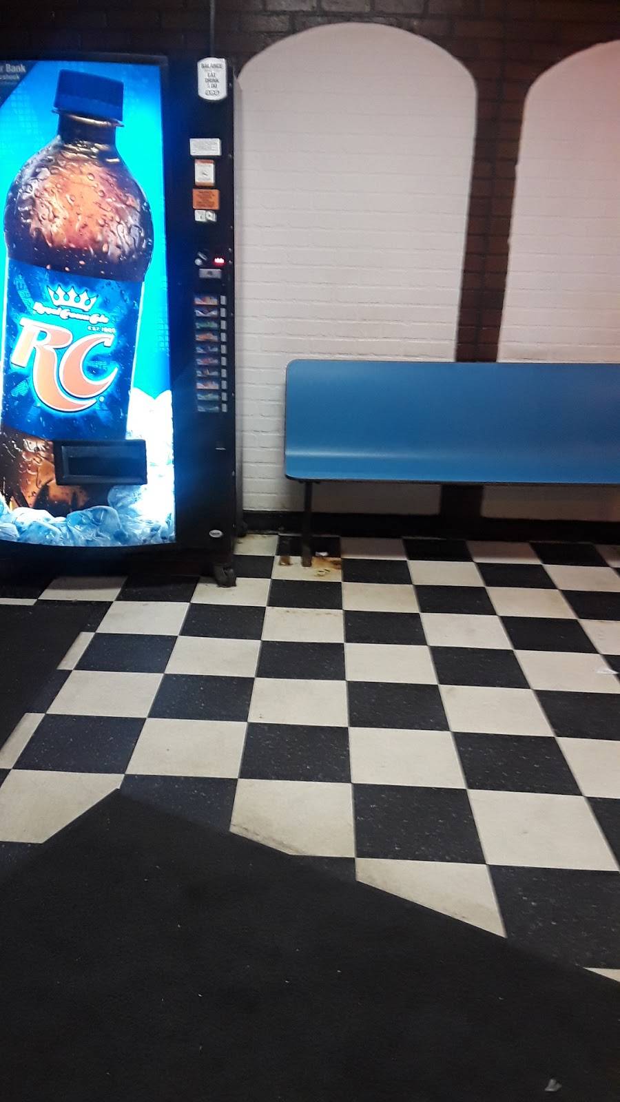 Harolds Chicken Shack | restaurant | 9151 S Ashland Ave, Chicago, IL 60620, USA | 7738819884 OR +1 773-881-9884