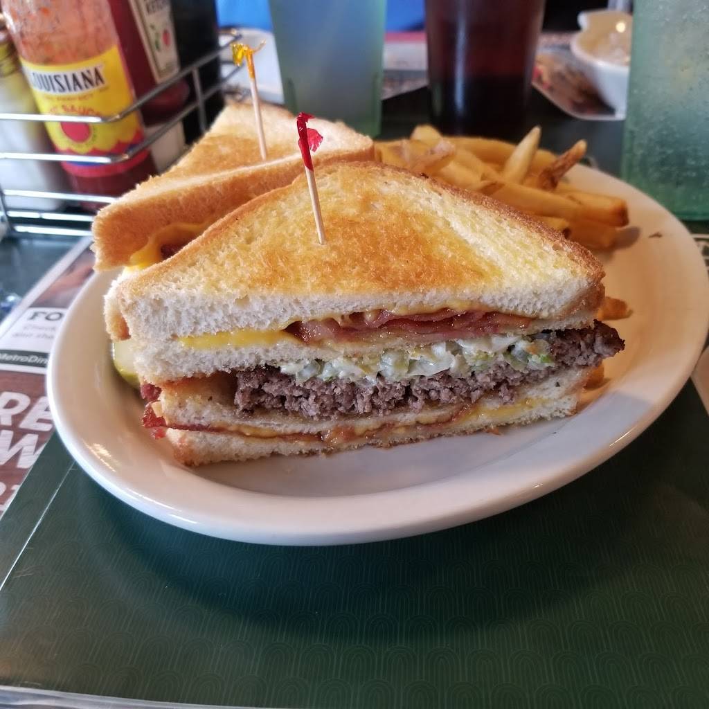 Metro Diner | cafe | 1124 Volvo Pkwy, Chesapeake, VA 23320, USA | 7576450203 OR +1 757-645-0203