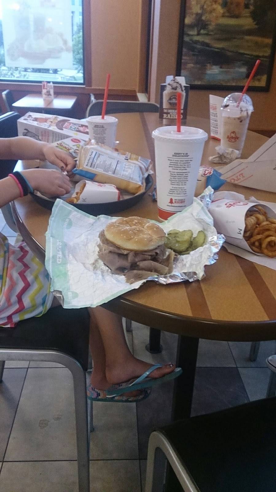 Arbys | meal takeaway | 20111 E Valley View Pkwy, Independence, MO 64057, USA | 8167951301 OR +1 816-795-1301