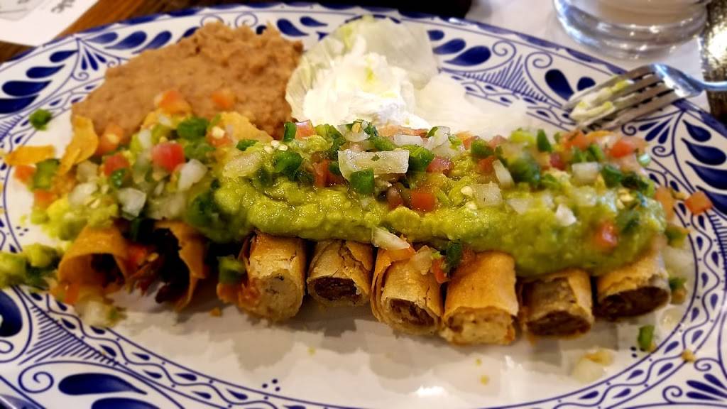 Julios Mexican Food | restaurant | 8050 Gateway Blvd E, El Paso, TX 79907, USA | 9155917676 OR +1 915-591-7676