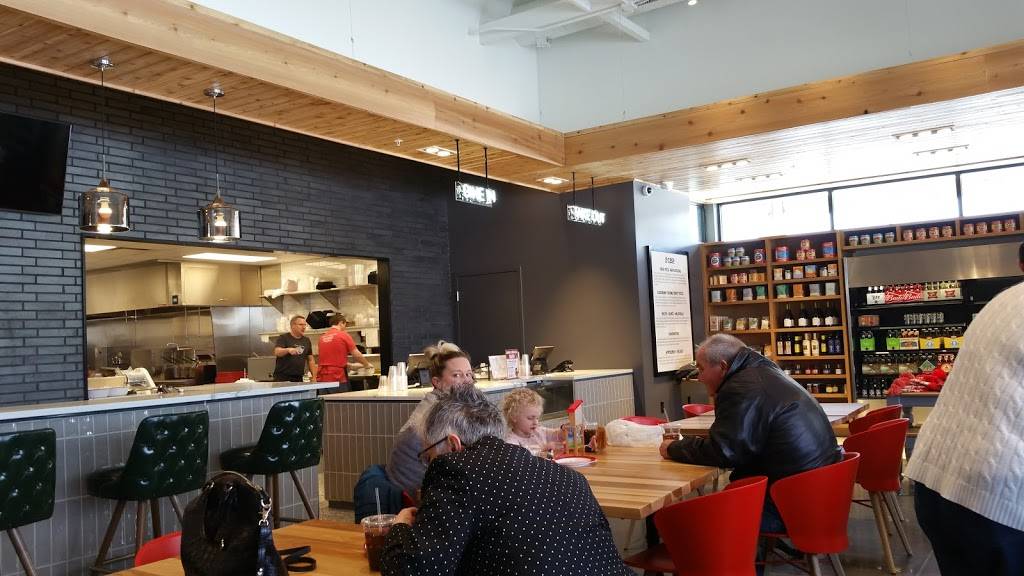 La Casa Pizzaria West at Pacific Springs | restaurant | 610 S 168th St, Omaha, NE 68118, USA | 4025066868 OR +1 402-506-6868