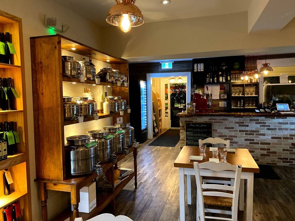 Casa Toscana | restaurant | 22 Main St W, Grimsby, ON L3M 1R4, Canada | 2892358888 OR +1 289-235-8888