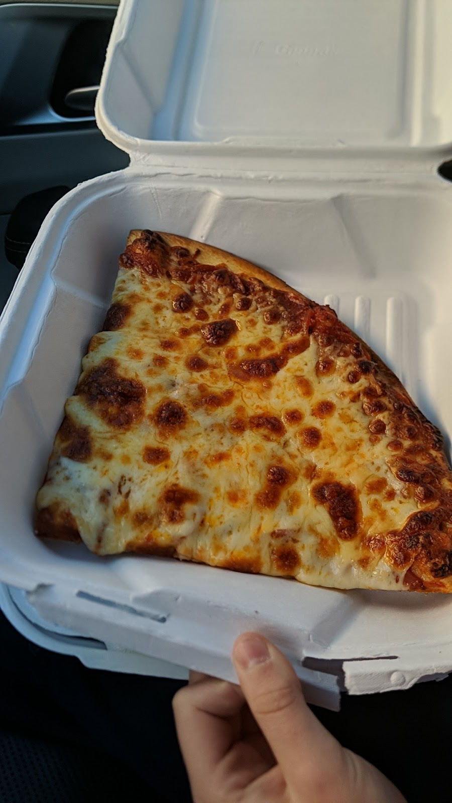 Reds Savoy Pizza | restaurant | 17450 Kenwood Trail, Lakeville, MN 55044, USA | 9522369499 OR +1 952-236-9499