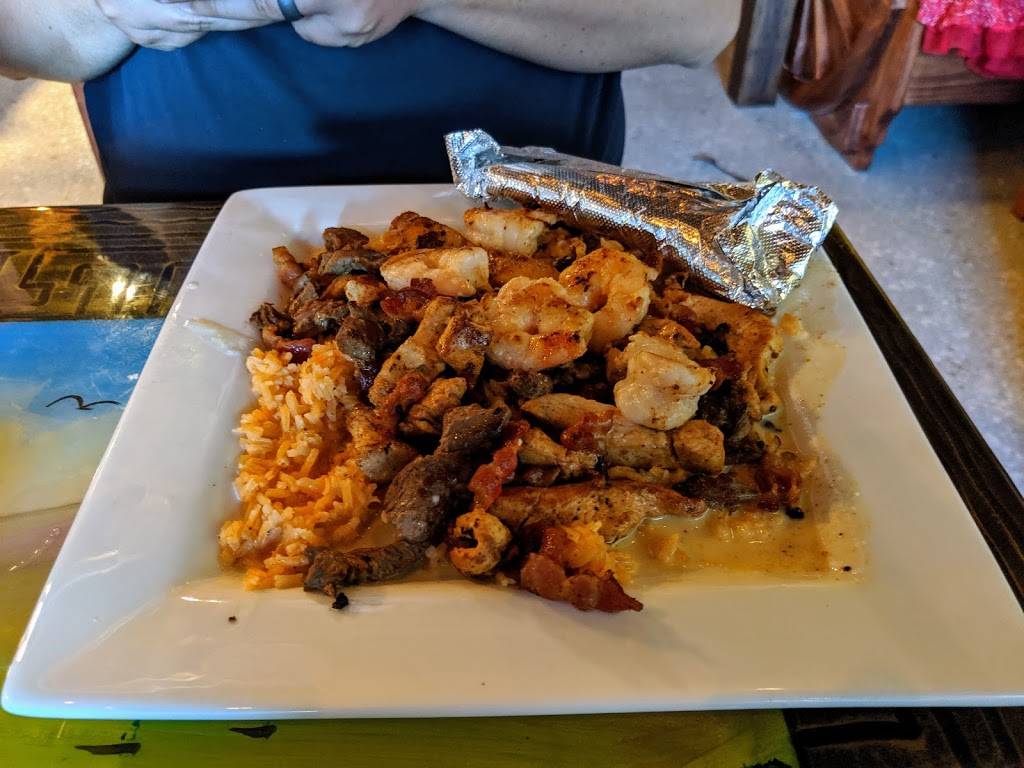 Mr Panchos Mexican Restaurant and Grill | restaurant | 119 East Gate Plaza, East Alton, IL 62024, USA | 6182163444 OR +1 618-216-3444