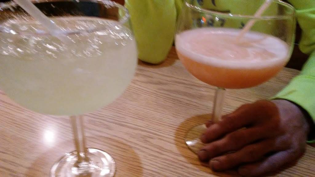 Tequilas Mexican Restaurant | restaurant | 1616 W Main St, Carmi, IL 62821, USA | 6183844037 OR +1 618-384-4037