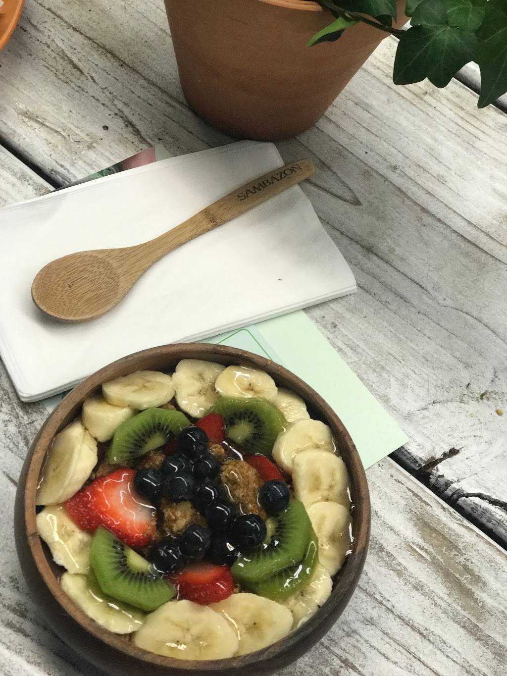 Fusion Juice Bar | restaurant | 34-2 36th Ave, Astoria, NY 11106, USA | 3477384024 OR +1 347-738-4024