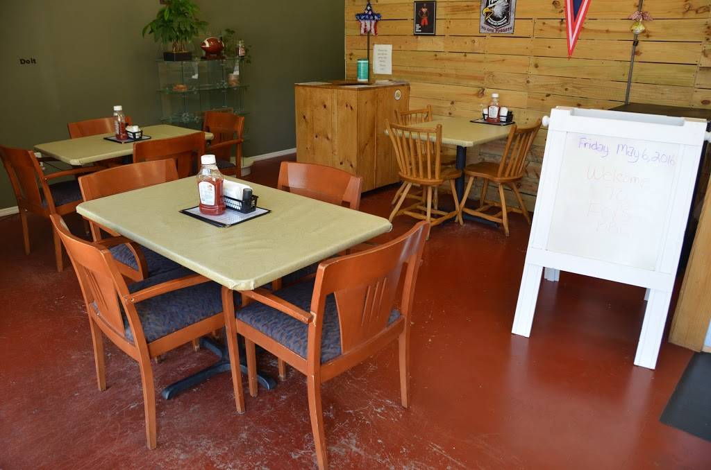 Foxs BBQ | restaurant | 521 Heritage Pointe Dr B, Clarksville, TN 37042, USA | 9318962678 OR +1 931-896-2678