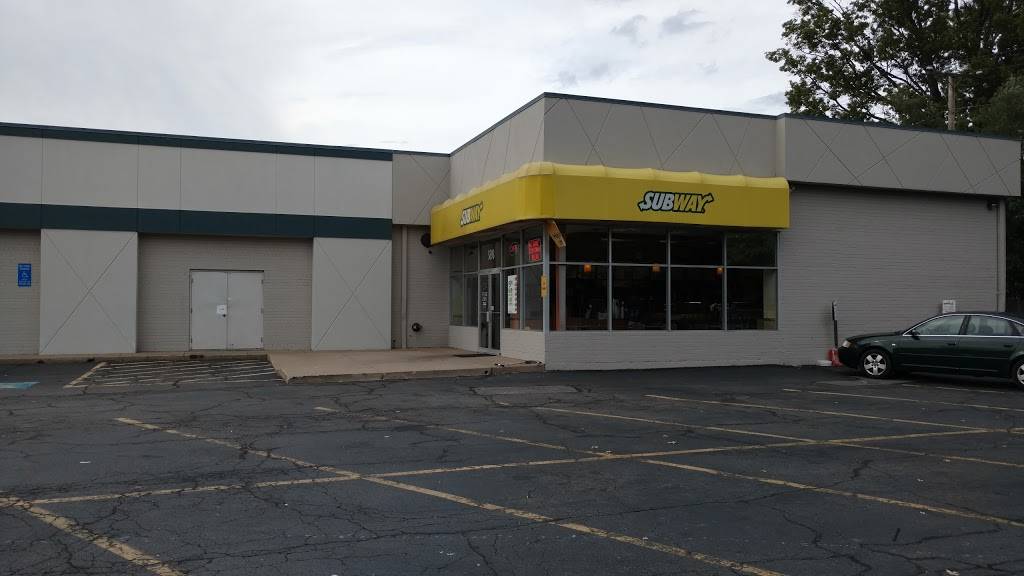 Subway Restaurants | restaurant | 5898 Leesburg Pike, Falls Church, VA 22041, USA | 7038200600 OR +1 703-820-0600