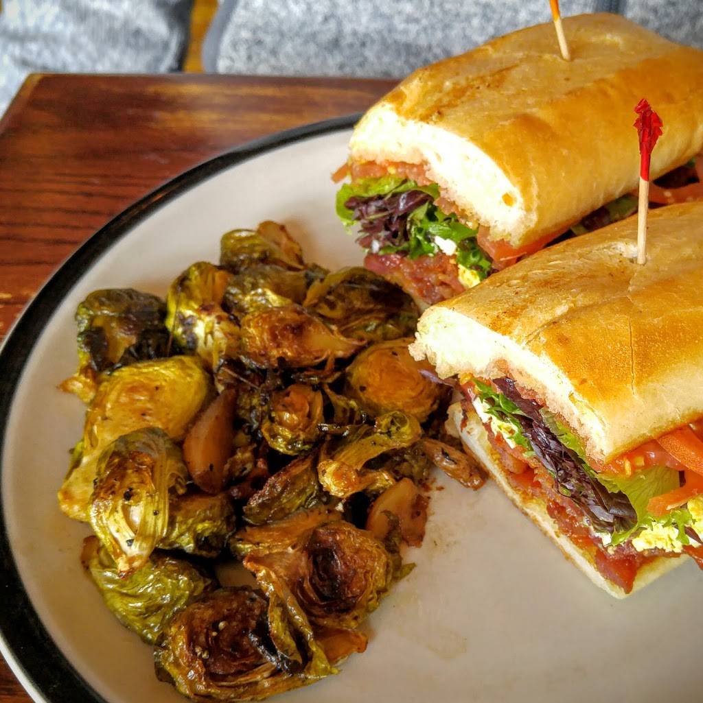 FoxGardin Kitchen & Ale | restaurant | 215 S Main St, Fortville, IN 46040, USA | 3174854085 OR +1 317-485-4085