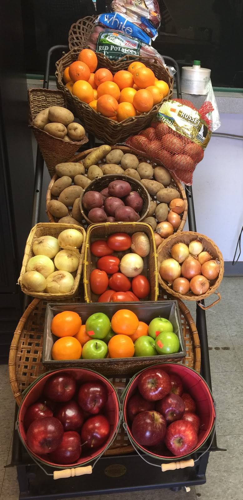 Food Land Minimart | restaurant | 168 Park Ave E, Mansfield, OH 44902, USA | 4195710906 OR +1 419-571-0906