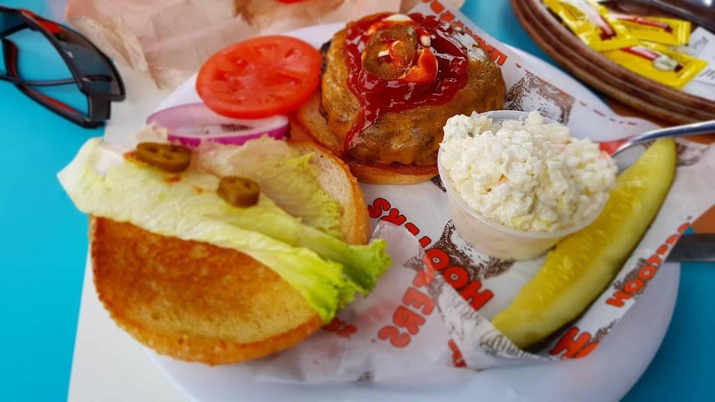 Hooters | meal takeaway | 192 W, Boardwalk Pl E, Madeira Beach, FL 33708, USA | 7277974668 OR +1 727-797-4668