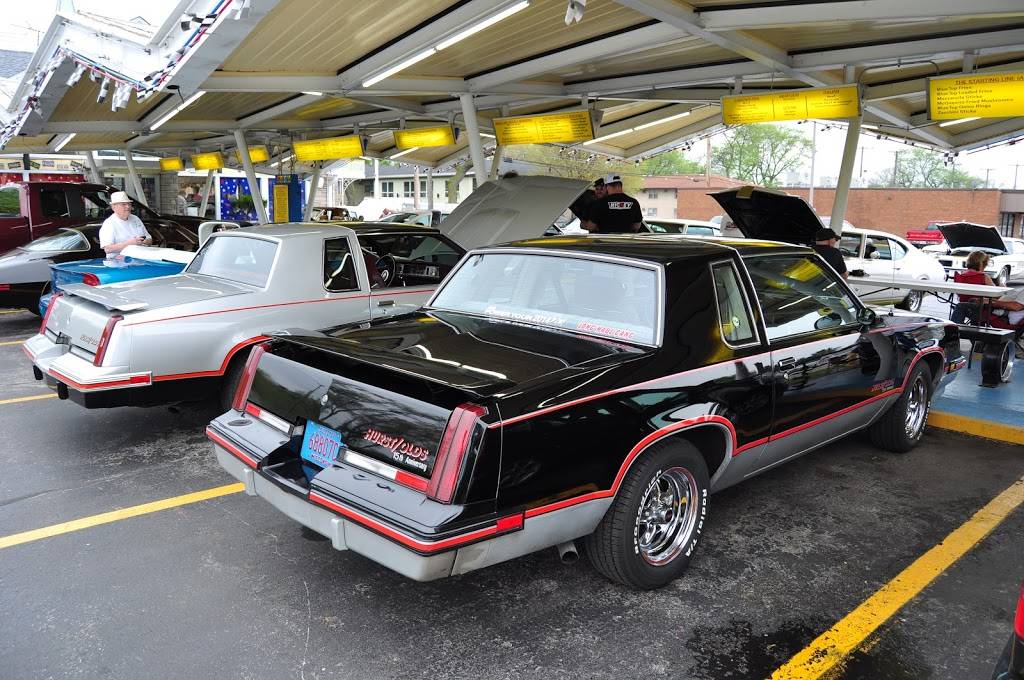 Johnsens Blue Top Drive In | restaurant | 8801 Indianapolis Blvd, Highland, IN 46322, USA | 2198381233 OR +1 219-838-1233